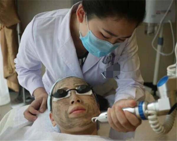 黑脸娃娃过程 护肤 第3张