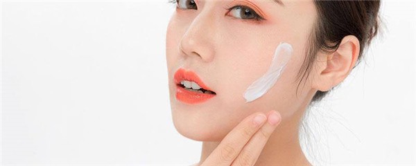 怎样使肌肤变得越来越白皙，女人怎么保养皮肤才会白 护肤 第1张