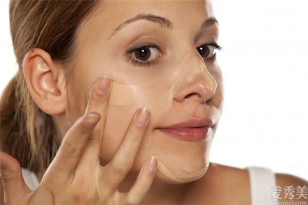 隔离霜怎么恰当的用法，用隔离霜的次序不用搞错了 隔离霜 用法 第3张