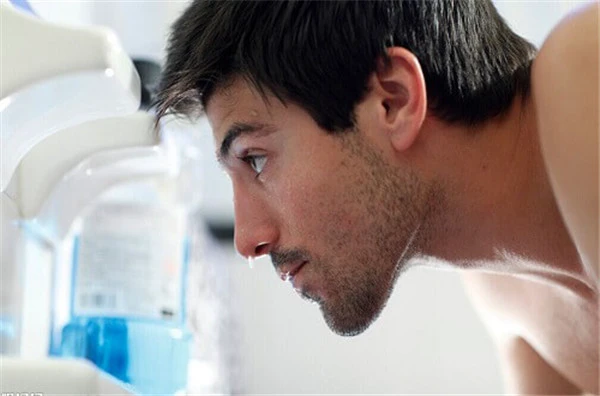 男性眼袋怎么消除 护肤 第5张