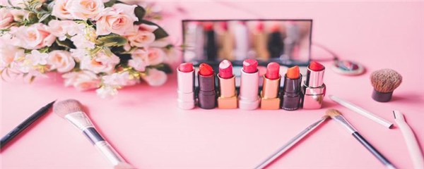 口红吃进去会有危害么,经常把口红吃进嘴巴里有什么危害 护肤 第1张 口红吃进去会有危害么,经常把口红吃进嘴巴里有什么危害 护肤 第1张