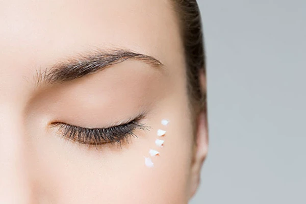 眼睛上长的黑眼圈的分类 黑眼圈 第2张