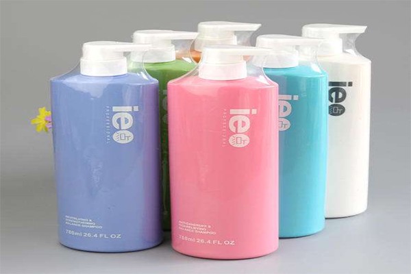 换季时脸上常起一层小疙瘩是什么问题，怎么处理 皮肤 第1张