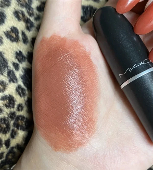 适合秋冬的口红颜色，气质温柔又斩男 口红 第2张