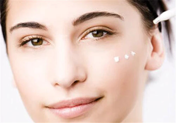 精华液和乳液的使用顺序 护肤 第2张