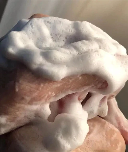 钞票的味道，贵妇级洗面奶，每使用一次几十块就没了 贵妇 洗面奶 第6张