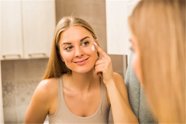 有哪些一周美白的小技巧,食盐敷脸能够滋润肌肤 一周美白 食盐敷脸 第5张 有哪些一周美白的小技巧,食盐敷脸能够滋润肌肤 一周美白 食盐敷脸 第5张