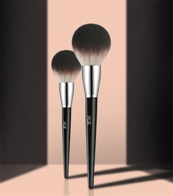 散粉刷怎么用 散粉刷 散粉刷的用法 散粉刷使用技巧 美妆 第2张 散粉刷怎么用 散粉刷 散粉刷的用法 散粉刷使用技巧 美妆 第2张