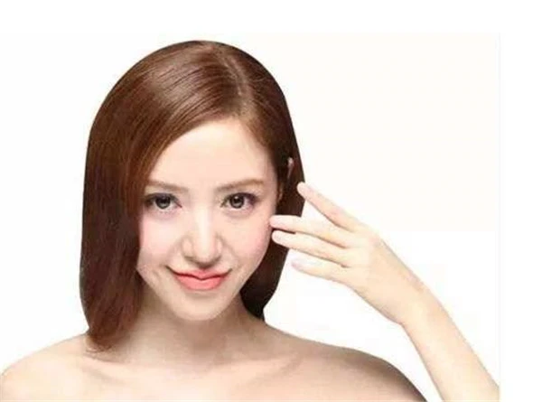 眼袋重的原因：睡眠不足或遗传因素造成 眼袋重 原因 第2张