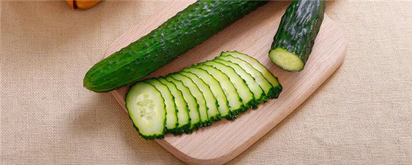 黄瓜敷脸可以天天敷吗，黄瓜可以去黑眼圈吗 护肤 第1张