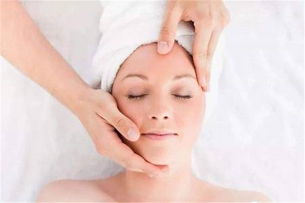 皮肤去角质的正确方法：清除脏东西后要收缩毛孔 皮肤 去角质 第1张