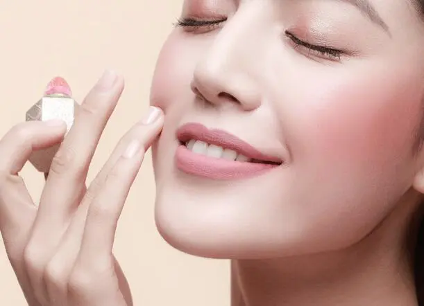 腮红液什么牌子好用，腮红液正确上妆步骤教程图片 腮红液 腮红液排行榜 腮红液什么牌子好用 美妆 第3张