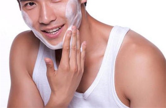 男士美白皮肤的好方法都有哪些 美白 男士美白 美妆 第1张