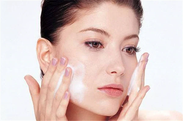 氨基酸洗面奶的功效与作用 护肤 第3张