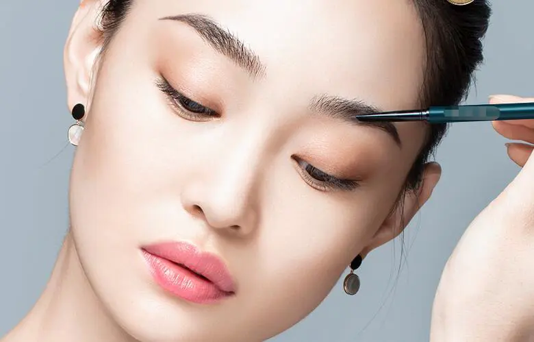 化妆的时候眉毛是第几步,画眉毛正确顺序 画眉毛 画眉毛化妆步骤 画眉毛化妆步骤图片 美妆 第3张 化妆的时候眉毛是第几步,画眉毛正确顺序 画眉毛 画眉毛化妆步骤 画眉毛化妆步骤图片 美妆 第3张