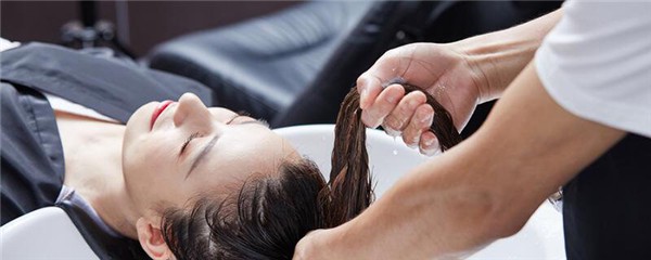 夏天洗头几天洗一次最好,天天洗头有什么危害 护肤 第1张 夏天洗头几天洗一次最好,天天洗头有什么危害 护肤 第1张