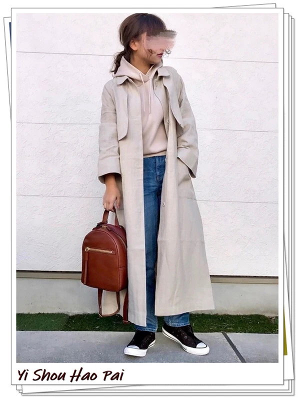 浅米色帆布背包经典休闲轻熟女人，时髦米色外套吸引目光 帆布背包 时髦 第2张