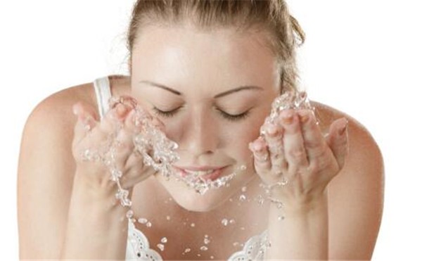 女星自制面膜美容护肤，红酒面膜增加皮肤光泽 面膜 美容 第1张