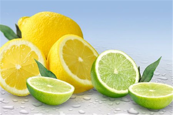 柠檬水含丰富的维生素C，经常饮用能防止雀斑 柠檬水 雀斑 第1张