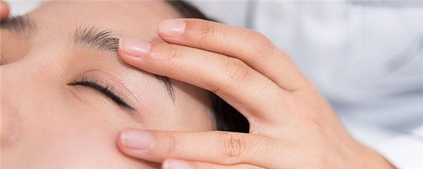 为什么化了妆皮肤好干，化妆后怎么卸妆干净 护肤 第1张