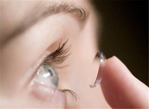 隐形眼镜护理步骤是怎么样的 隐形眼镜 隐形眼镜护理 美妆 第1张