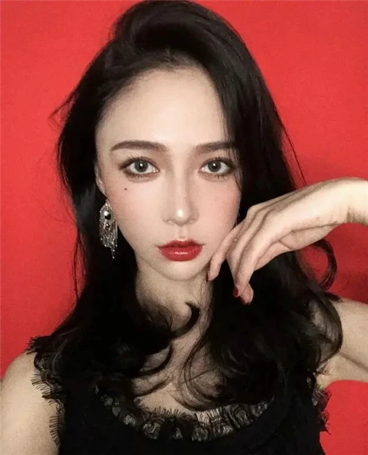 迪奥口红的「王牌色」，除了999 740更高级显白，524气质优雅 口红 第2张