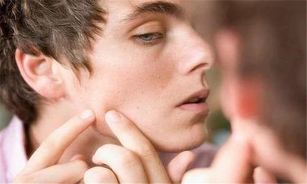 熬夜脸上长痘痘怎么可以消除 护肤 第4张 熬夜脸上长痘痘怎么可以消除 护肤 第4张