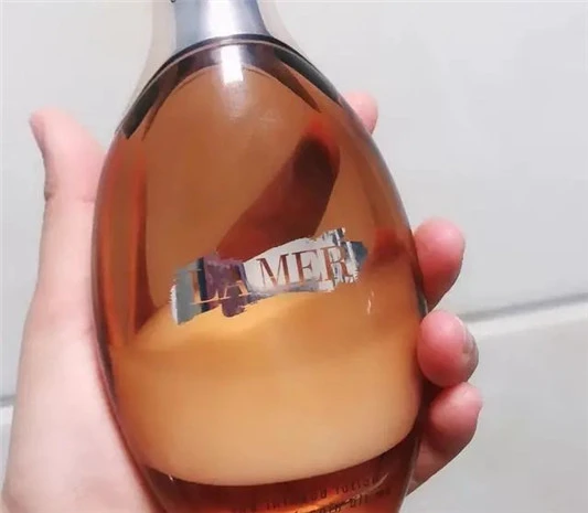 小黑瓶并不抗老，上了30岁就要睁大双眼，这四种才是「真正抗老」 精华 护肤 第2张