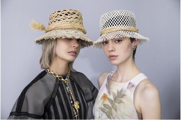 高级精致的DIOR迪奥清新秀场妆，让你秒变潮流ICON 迪奥 DIOR迪奥 美妆 第1张