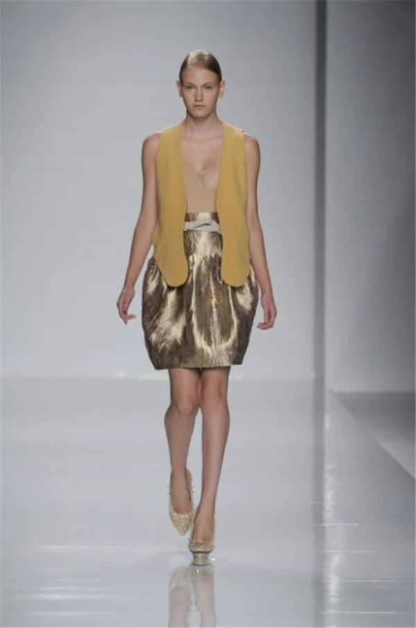 milaschon是奢侈品牌吗 Mila schon schon品牌介绍 schon所属档次 美妆 第3张 milaschon是奢侈品牌吗 Mila schon schon品牌介绍 schon所属档次 美妆 第3张