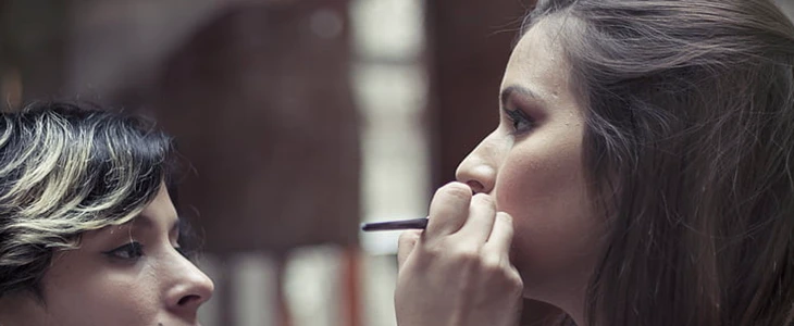 怎样画烟熏妆 烟熏妆 美妆 第3张