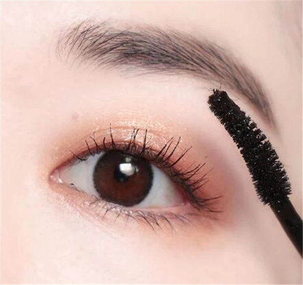 初学化妆怎么挑睫毛膏,不同睫毛适合什么样的刷头形状 化妆 睫毛膏 第9张 初学化妆怎么挑睫毛膏,不同睫毛适合什么样的刷头形状 化妆 睫毛膏 第9张