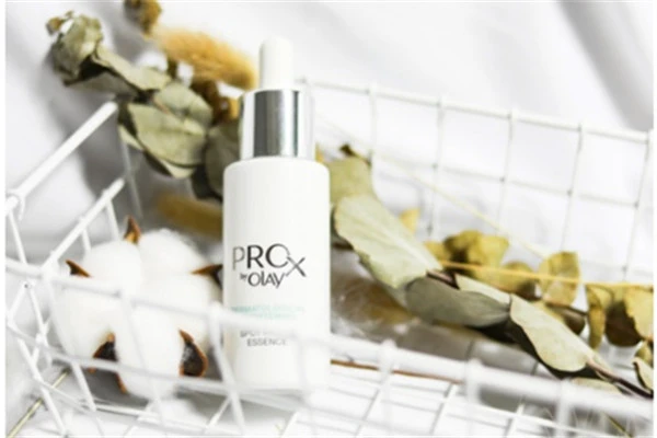 Olay小脸精华成分添加烟酰胺，着重于抗老紧致提拉皮肤 精华 烟酰胺 第2张