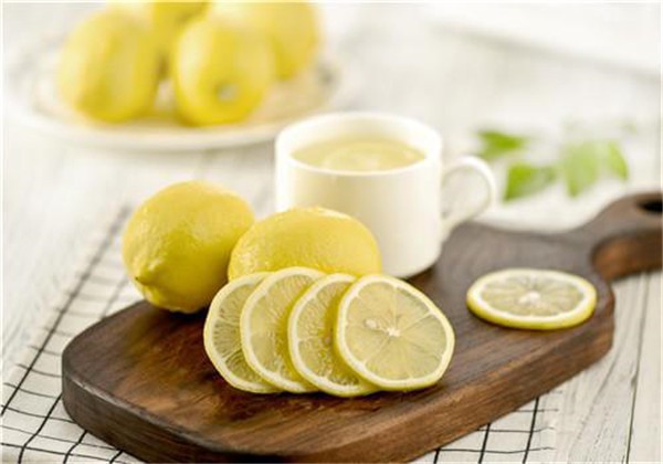 吃柠檬能祛斑吗，柠檬片可以直接敷脸吗 护肤 第1张