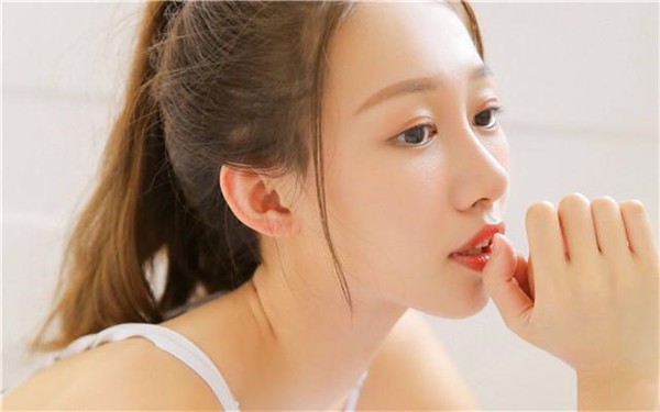 化妆的正确步骤到底是什么样子，阴天就不用涂抹防晒 正确 步骤 第1张