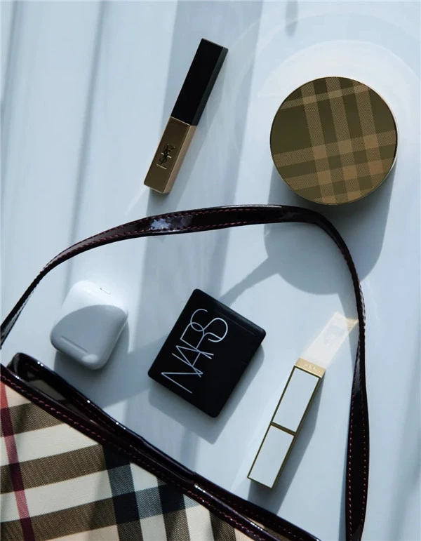 博柏利Burberry首款气垫国内已上 气垫 博柏利 Burberry 第22张