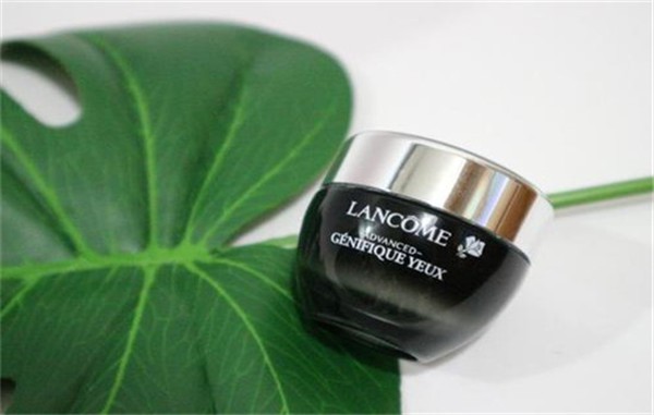 兰蔻发光眼霜使用方法 兰蔻 兰蔻小黑瓶眼霜 第1张