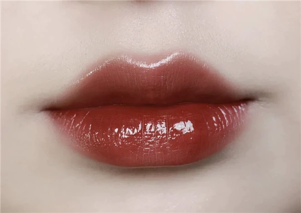 黄皮肤适合什么颜色口红,韩系口红也显白淑女 口红 第6张 黄皮肤适合什么颜色口红,韩系口红也显白淑女 口红 第6张