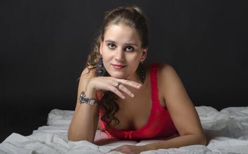 蜂蜜直接涂在脸上美容吗，蜂蜜具有神奇的祛痘效果 蜂蜜 美容 第1张