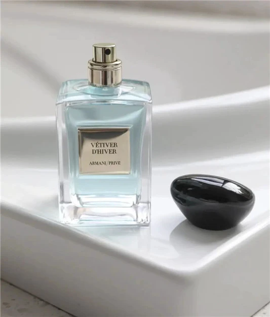 一支冷淡，礼貌的木质香水，阿玛尼岩兰草 香水 阿玛尼 第5张