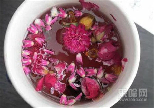 玫瑰花泡水可以敷脸吗 护肤 第7张