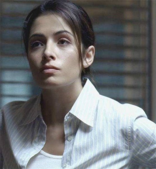 女生英气脸特征都有哪些 英气脸 英气脸特征 美妆 第1张