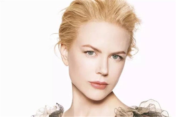 抗氧化首先要阻隔紫外线，减少自由基活跃保持肌肤稳定 抗氧化 紫外线 第1张