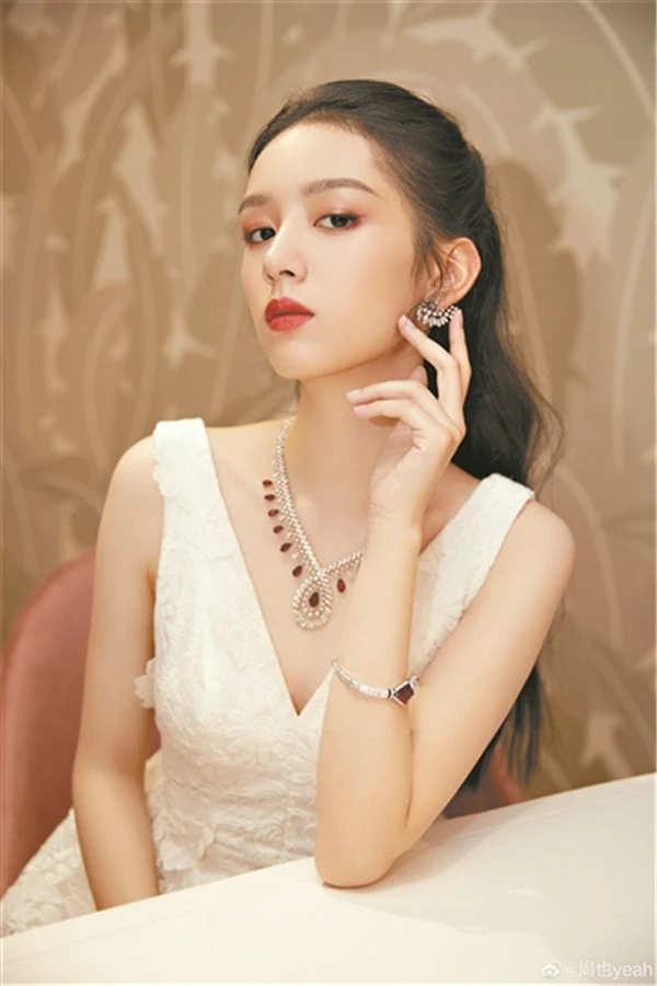 色彩机构发布秋冬流行色，烧砖啡低调庄重妆容首选 烧砖啡 流行 第5张