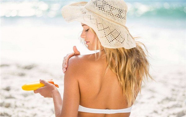 护理肌肤防晒部位不能忽略，涂抹系数低的防晒不伤害肌肤 护理肌肤 防晒 第1张