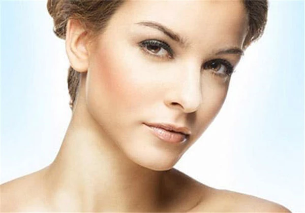 天生皮肤黑怎么全身变白 护肤 第3张