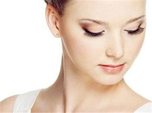 防止皱纹出现的三种方法，注意清洁皮肤防止细菌感染 皱纹 方法 第1张