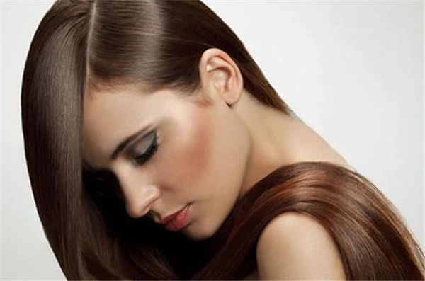 为什么头发变色了呢，如何预防头发提早变白 护肤 第2张