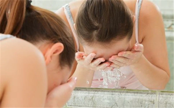 脸色暗黄怎么从日常生活起居进行调理 脸色暗黄 调理 第3张