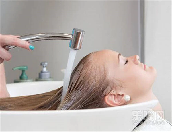 怎么去头屑又快又好 护肤 第5张